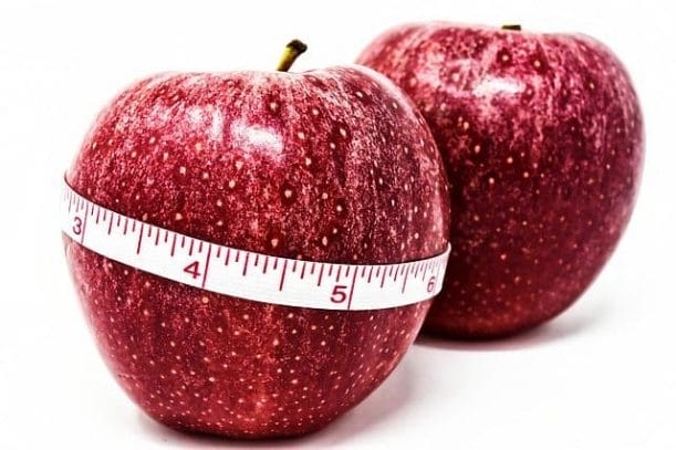 一个苹果绑上一厘米，控制重量